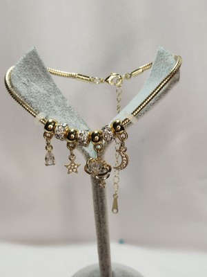 Kirkda Bir Kalp Desenli Charm Bileklik