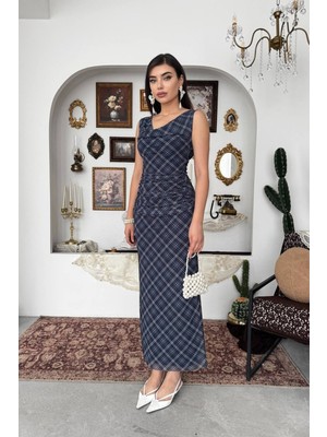 Caddebostan Moda Degaje Yaka Ekose Desenli Büzgü Detaylı Midi Boy Elbise