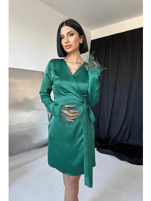 Caddebostan Moda Kol Manşeti Tüylü Yandan Bağlamalı Saten Elbise