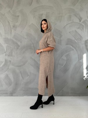 Caddebostan Moda Kapüşonlu Triko Elbise Yırtmaçlı Rahat Kesim Günlük Mevsimlik Modern Uzun Elbise