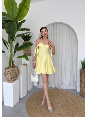 Caddebostan Moda Omuz Bağlamalı Askılı Mini Truvakar Kolsuz Kare Yaka Fırfırlı Şık Kokteyl Elbise