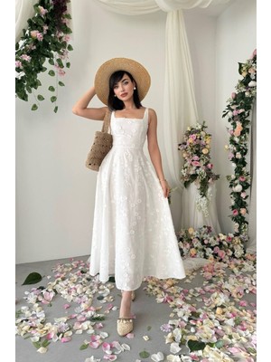 Caddebostan Moda Çiçek Işlemeli Kare Yaka Askılı Midi Elbise