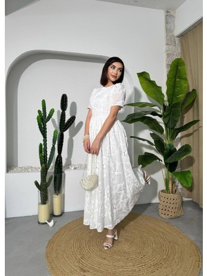 Caddebostan Moda Nakış Işlemeli Kısa Kollu Midi Elbise Şık Yazlık Tasarım