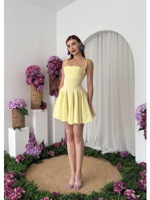 Caddebostan Moda Askılı Kare Yaka Kloş Etekli Mini Elbise Mezuniyet Davet Elbisesi