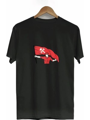 Tarz Yeri 1 Mayıs Emek ve Dayanışma Bayraklı Emekçi Baskılı Bisiklet Yaka T-Shirt - Siyah
