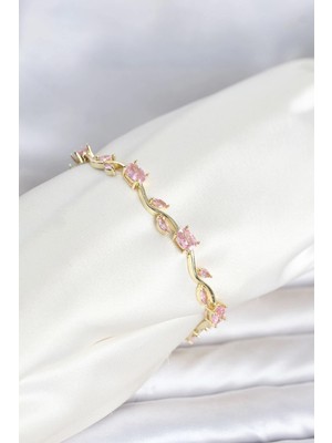 TKÇ Mey Ithalat® Pirinç Gold Renk Pembe Zirkon Taşlı Çiçek Model Kadın Bileklik
