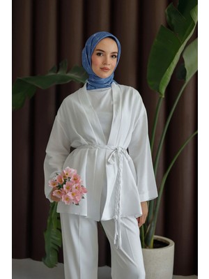 Moonsc Kadın Regular Fit V Yaka Kemerli Standart Beden Beyaz Kimono