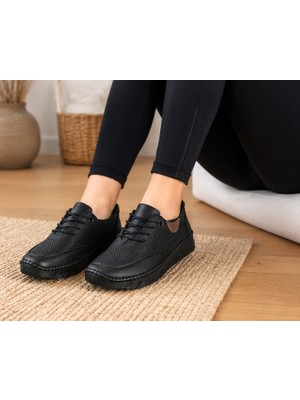 Castle Black 22425 Kadın Hakiki Deri Silikon Taban Günlük Comfort Ayakkabı Siyah