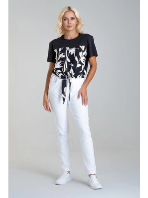 Bold & Young Kadın Bağlamalı Baskılı Viskon Kombinli Likralı Örme Kumaş Sıfır Yaka Tshirt Siyah-Siyah Baskı