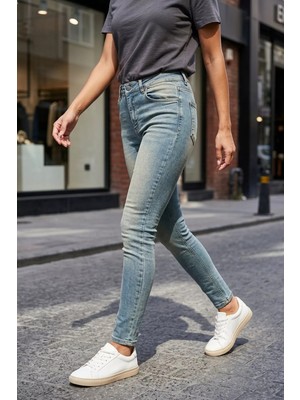Gülseli Kadın Likralı Bilek Boy Jean Kot Pantolon P-00021582