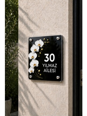 JHAAR Kişiye Özel Pleksi Kapı Isimliği – Modern & Lüks Uv Baskılı Dekoratif Kapı Numarası- Beyaz Orkide Çiçeği 20X20 cm - Siyah