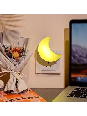Nacario Promosyonca Ay Şeklinde Gece Lambası, 0.5 Watt Led, Prize Takılır, Düşük Tüketimi, 8 cm