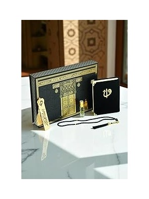 Nacario Kabe Desenli Esmaül Hüsna Baskılı Kutulu Kadife Kaplı Kuranı Kerim Tesbih Esans Seti