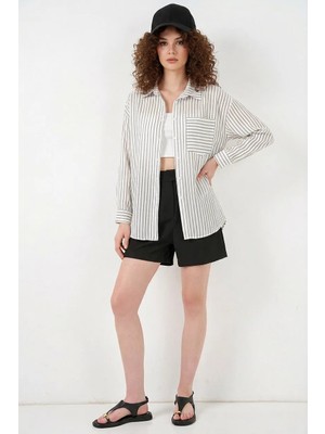 Kadın Oversize Tek Cepli Çizgili Viskon Beyaz Gömlek