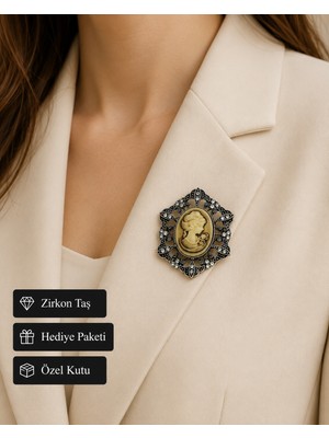 Herşey Nota Vintage Kadın Silüetli Taş Işlemeli Broş Rozet Şık Hediye Aksesuarı