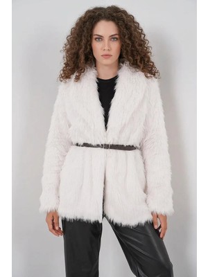 Kadın Geniş Yaka Kemerli Kürklü Oversize Beyaz Kaban