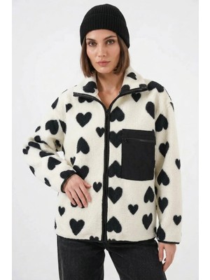 Kadın Dik Yaka Oversize Kalp Desenli Açık Beyaz Ceket