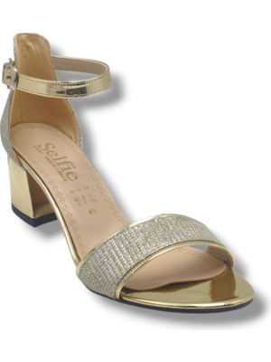 Selfie 4270-26 Simli Rugan Tek Bant Orta Topuk Büyük Numara Fashion Kadın Sandalet(5,5cm) 41-43