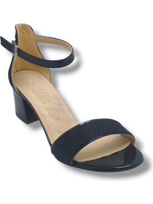Selfie 4270-26 Simli Rugan Tek Bant Orta Topuk Büyük Numara Fashion Kadın Sandalet(5,5cm) 41-43