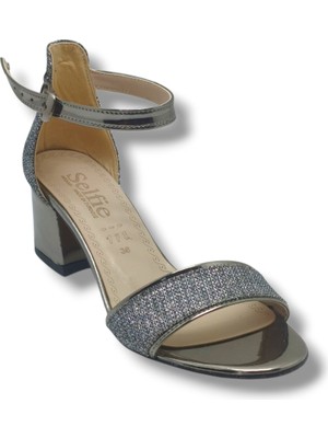 Selfie 4270-26 Simli Rugan Tek Bant Orta Topuk Fashion Kadın Sandalet(5,5cm)