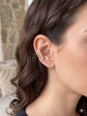 Biju Yılmaz 26EAR20 Dikey Baget Taşlı Vıp Gold Kıkırdak Küpe