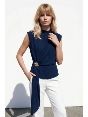Sateen Kuşak Detaylı Aksesuarlı Bluz - Lacivert