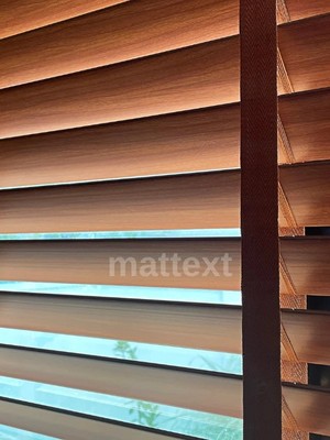 Mattext Kahverengi Redektörlü Kurdelalı Ahşap Jaluzi