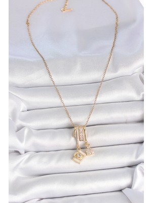 Alvera Collection 316L Çelik Gold Renk Zirkon Taşlı Sallantı Fotoğraf Makinası Figür Charm Kadın Kolye