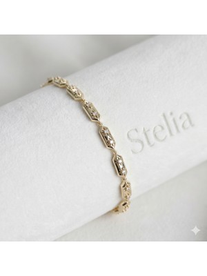 Stelia Pirinç Altın Renk Kutup Yıldızı Işlemeli Kadın Bileklik