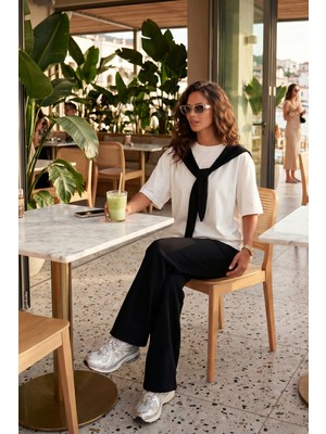 Lela Rahat Kalıp Bisiklet Yaka Omuz Şal Detaylı T Shirt Bayan T Shirt 5867044