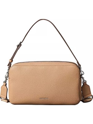 Calvin Klein Kadın Çıkarılabilir Askılı Fermuarlı Logo Detaylı Kahverengi Çanta LV04F3642G-RAJ