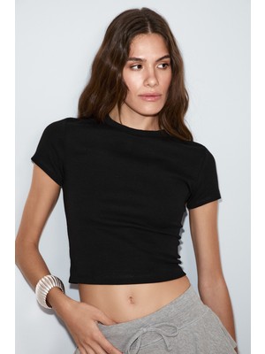 Ethiquet Zolen Kadın Yumuşak ve Esnek Kumaşlı Organik Pamuklu Kısa Kollu Crop Siyah T-Shirt