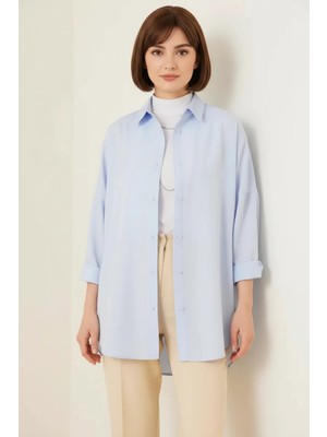 Morado Se siente Perfecto Kadın Katlanmış Kol Basic Oversize Pamuklu Açık Mavi Tesettür Gömlek
