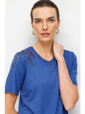 Desen Triko Kadın Sıfır Yaka Tek Omzu Nakışlı Penye T-Shirt 26701 Indigo