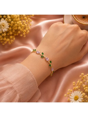 Jammy Jewerly Gold Pembe ve Yeşil Taş Detaylı Çelik Bileklik – Zarif Dal Tasarımı