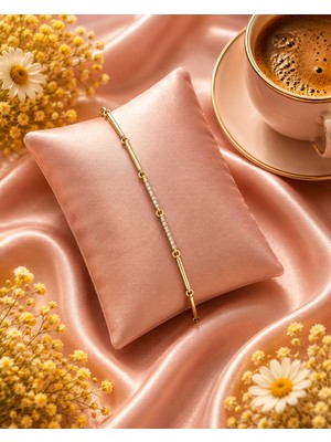 Jammy Jewerly Gold Ince Çubuk Taş Detaylı Çelik Bileklik – Minimal ve Zarif Tasarım
