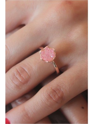 Clariss Pembe Lotus Çiçek Figür Gold Renk Kadın Yüzük
