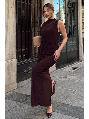 Swist Kahverengi Sassy Kolsuz Bel Drapeli Yırtmaçlı Kadın Elbise