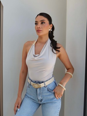 Esra Helvacı Halter Yaka Tokalı Bluz