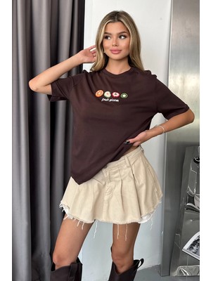 Giysa Kadın Bisiklet Yaka Fruit Nakışlı Pamuklu T-Shirt Açık Kahverengi - 26Y 26703