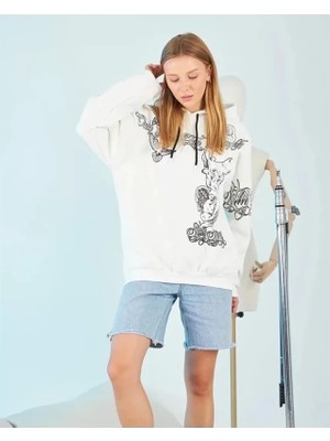 Lune Store Kapüşonlu Strong Heykel Baskılı Sweatshirt - Beyaz