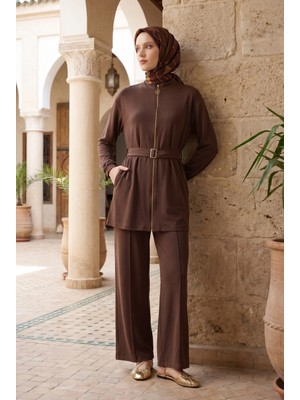 Armine Trend Boydan Fermuarlı Beli Kemerli Pantolonlu Ikili Takım Kahverengi 26YT6138
