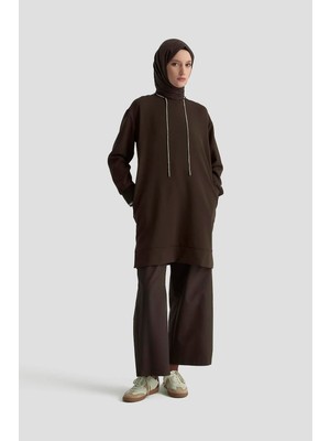 Armine Trend Yakası Taş Bağcık Detaylı Kolları Ribanalı Fermuarlı Tunik Kahverengi 25KT436