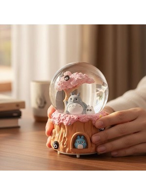 Hediyesahibi Totoro Chinchilla Tasarımlı Püskürtmeli Işıklı ve Müzikli Kar Küresi