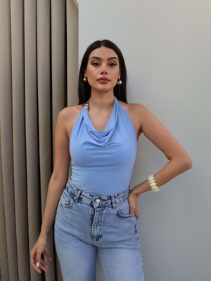 Esra Helvacı Halter Yaka Tokalı Bluz