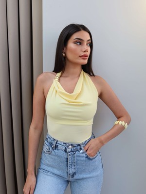 Esra Helvacı Halter Yaka Tokalı Bluz