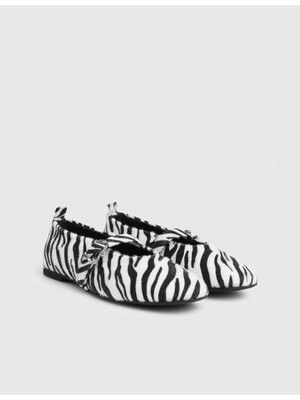 İLVİ Kairi Süet Deri Kadın Zebra Desenli Babet