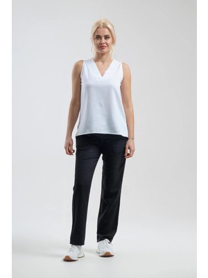 Bold & Young Kadın Beyaz V Yakalı Pli Detaylı Kolsuz Pamuklu T-Shirt