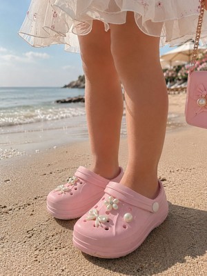 Moda Trendy Çocuk Sevimli Fiyonklu Incili Pembe Sabo Sandalet Yazlık Günlük Plaj Havuz Kreş Okul Park Balkon Ev Dışarı Terliği