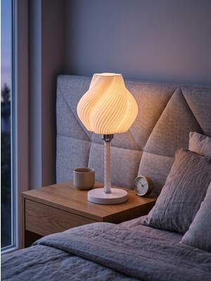 Designobee Krema Elite - Cam Detaylı  Modern Masa ve Gece Lambası - Metal Ayaklı Lamba - Ambiyans Lambası, Dekoratif Abajur